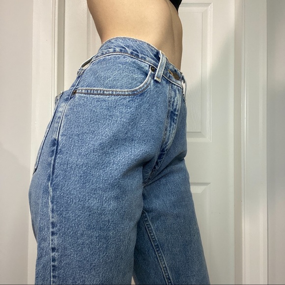 Vintage Men’s Relaxed Fit Levi Jeans - Picture 4 of 4